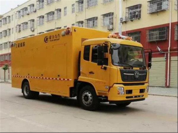 东风天锦应急抗洪救险车（3000立方/小时）